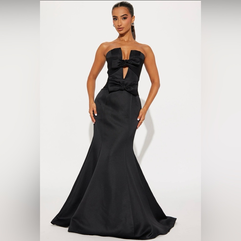 THE EVER POPULAR MAXI BLACK MERMAID  DRESS /GOWN WITH BOWS  🌟🌟🌟NWT SIZE S